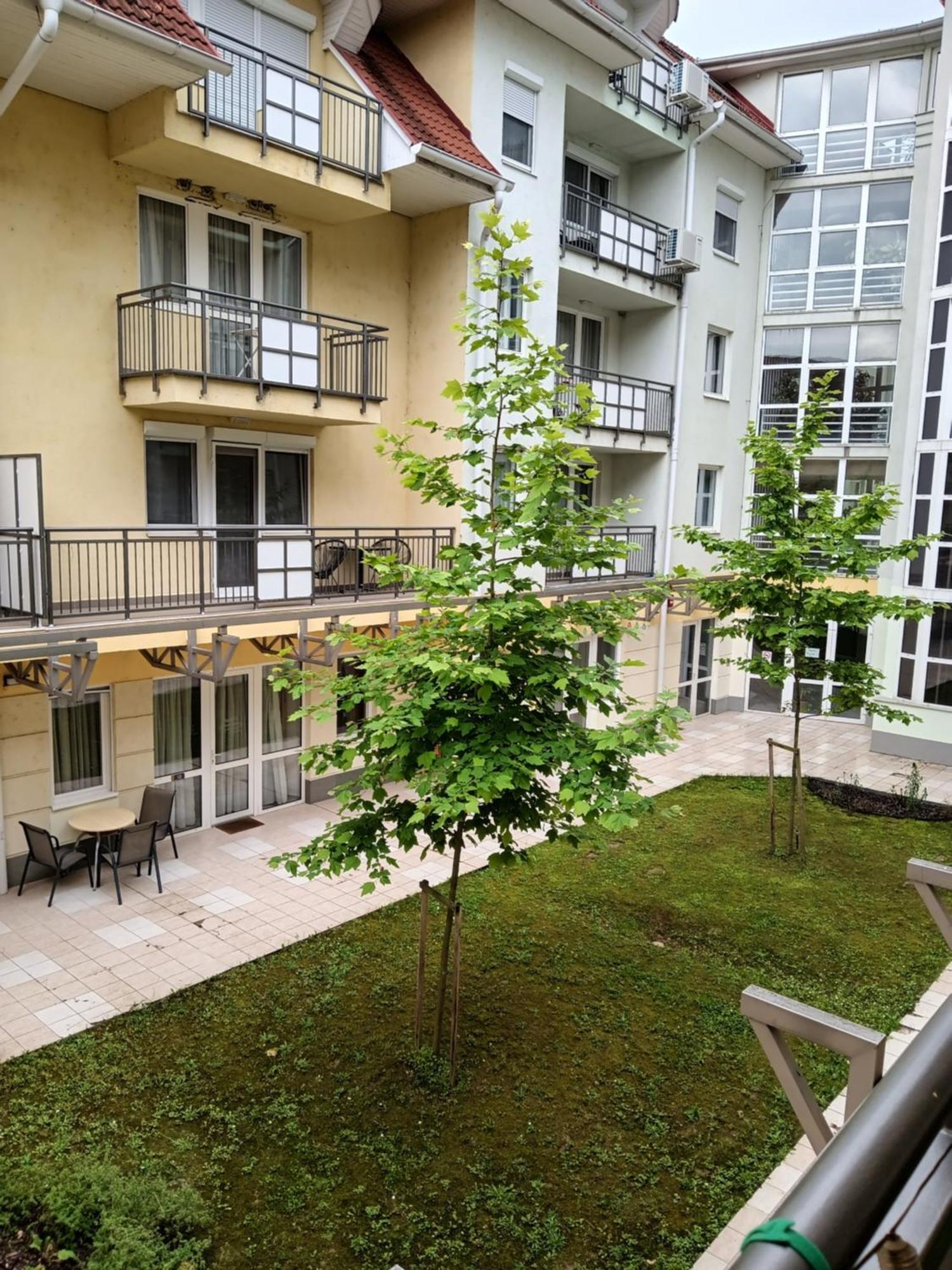 Апартаменты Viola Wellness Apartman Залакарош Экстерьер фото